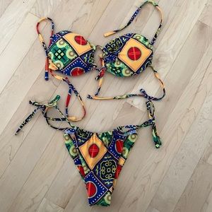 Bold motif bikini - Size S - Never worn